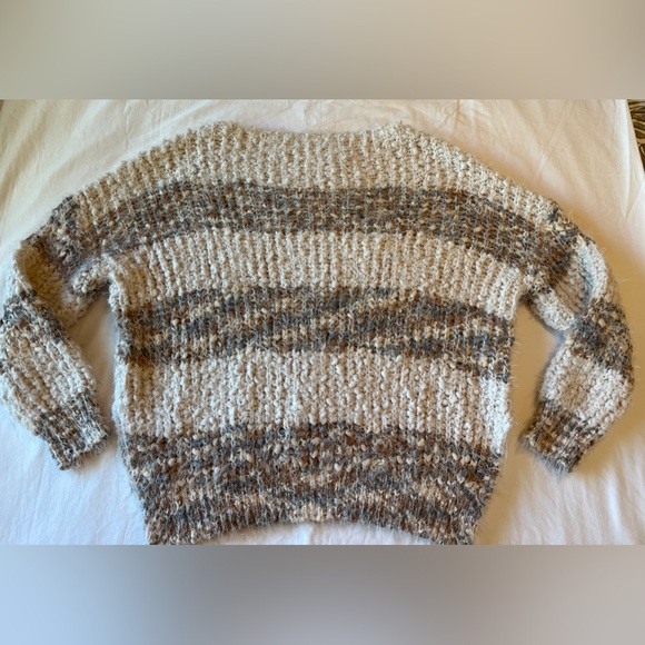 Altar’d State Long Sleeve Wispy Knit Sweater White Pink Gray Size L/XL EUC - Picture 3 of 7